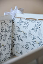 White crib bumper with with leaves and yellow wedges - Minidreams Decor