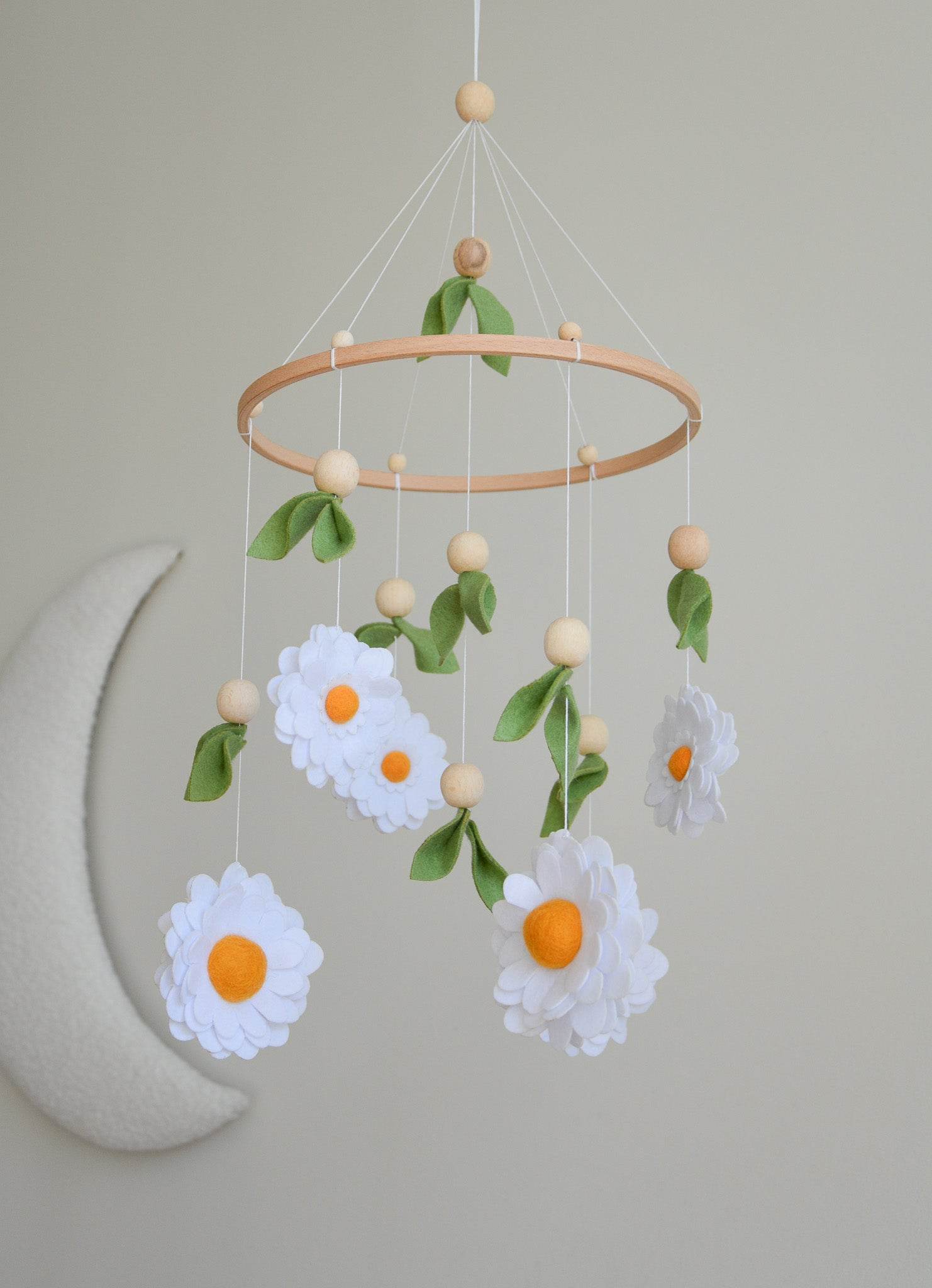 Daisy baby nursery mobile - Minidreams Decor