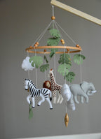 Safari mobile with felt, giraffe, lion, zebra, elephant, star and clouds - Minidreams Decor
